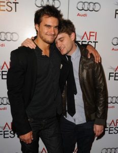 Rob Mayes Height